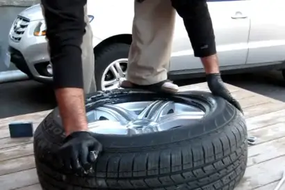 Mounting and Demounting a Tire
