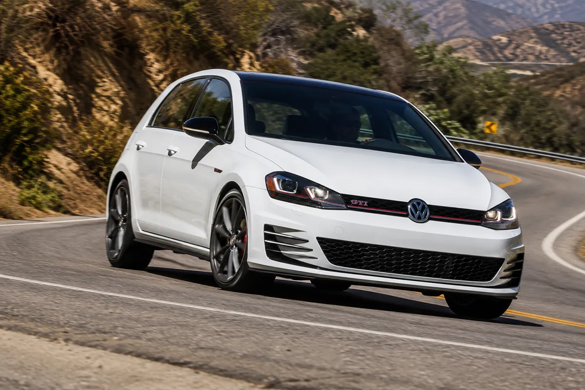 Volkswagen Golf GTI cornering on Goodyear Eagle F1 Asymmetric 6 performance tires