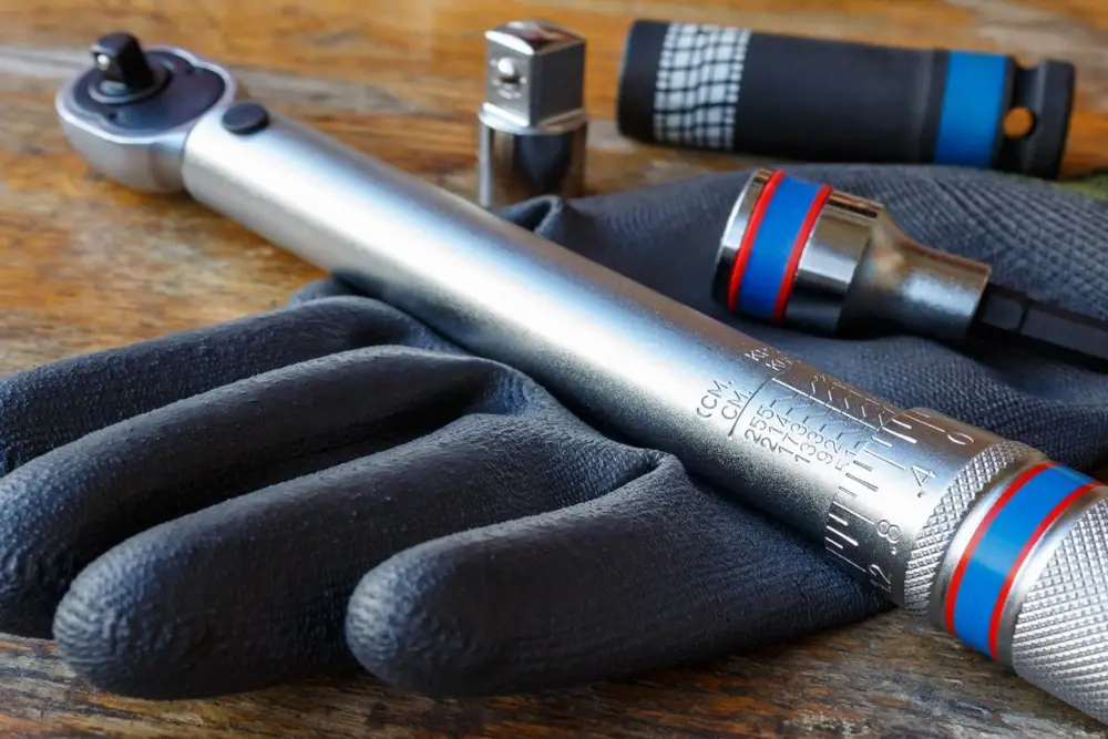 How to Use a Torque Wrench
